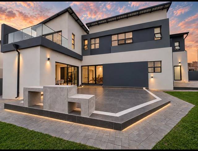 5 BEDROOM HOUSE FOR SALE IN MIDSTREAM HEIGHTS